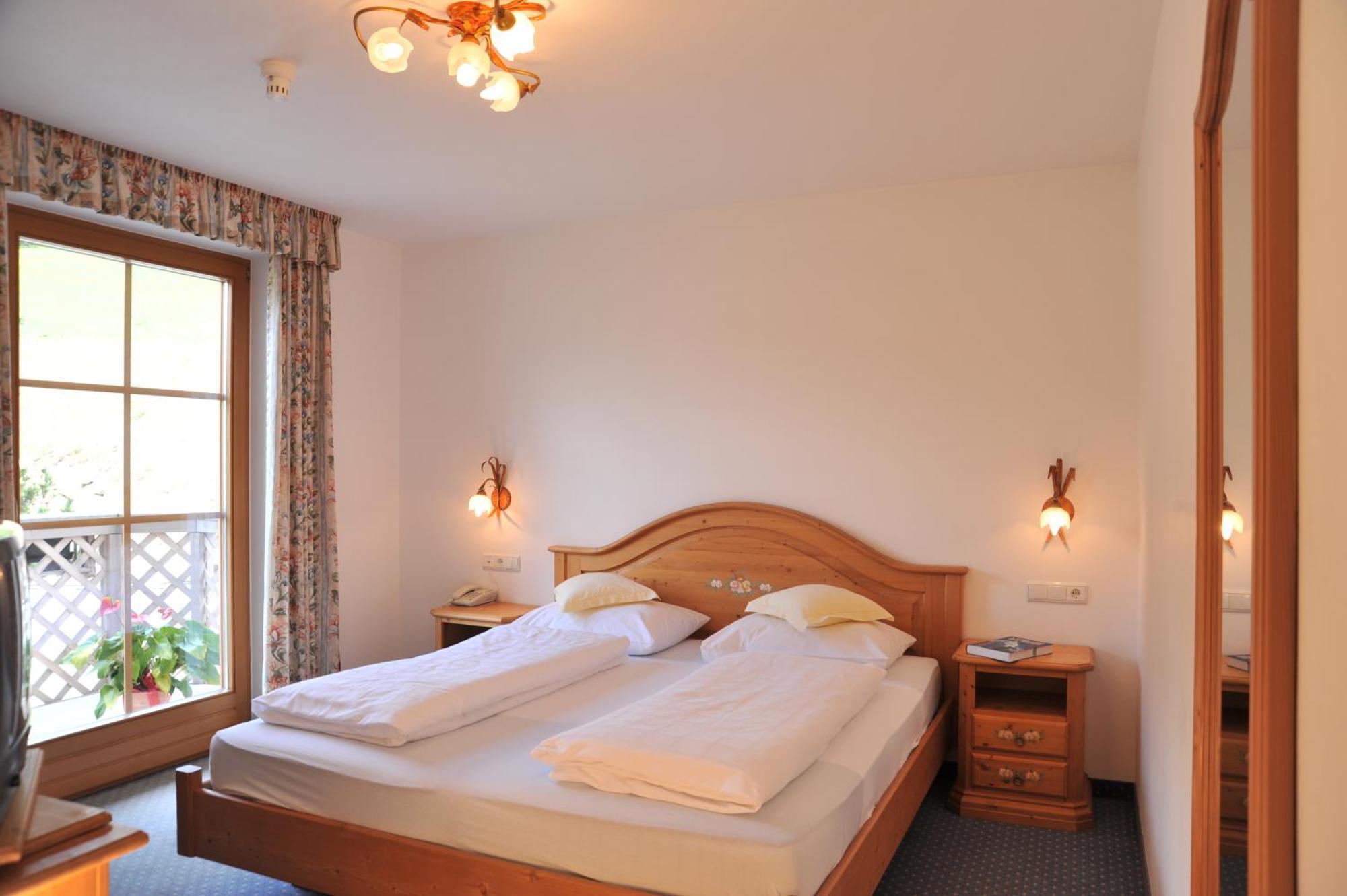 Turmhotel Gschwendt Planca di Sopra Экстерьер фото
